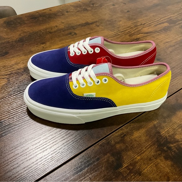 NEW!!! Vans Authentic Unisex 8us men 9.5us women - Picture 3 of 6